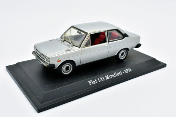 Modellino auto scala 1:43 FIAT 131 MIRAFIORI diecast collezione da edicola - Image 3