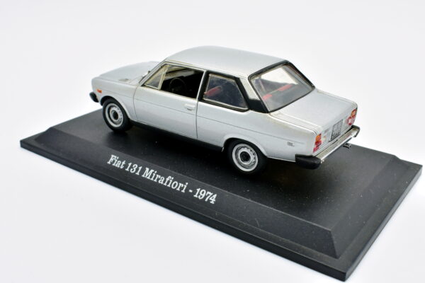 Modellino auto scala 1:43 FIAT 131 MIRAFIORI diecast collezione da edicola - Image 4