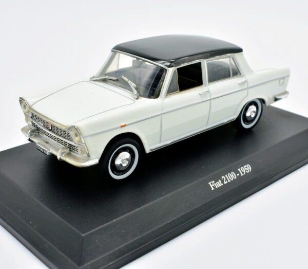 Modellino auto scala 1:43 FIAT 2100 diecast collezione da edicola