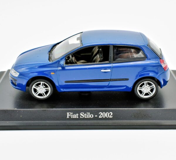 Modellino auto scala 1:43 FIAT STILO diecast collezione da edicola