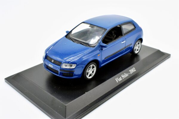 Modellino auto scala 1:43 FIAT STILO diecast collezione da edicola - Image 3