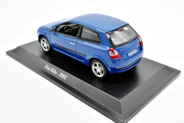 Modellino auto scala 1:43 FIAT STILO diecast collezione da edicola - Image 4
