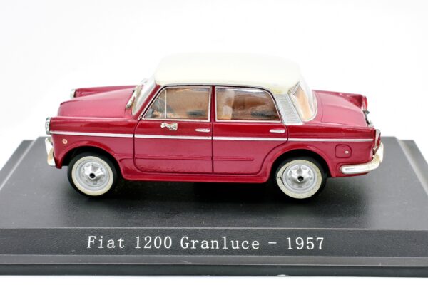 Modellino auto scala 1:43 FIAT 1200 GRANLUCE diecast collezione da edicola - Image 2