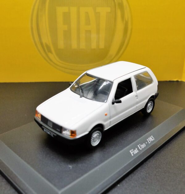 Modellino auto scala 1:43 FIAT UNO diecast collezione da edicola