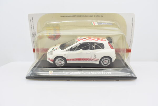 Modellino auto FIAT GRANDE PUNTO ABARTH S2000 scala 1:43 diecast modellismo collezione ixo - Image 6