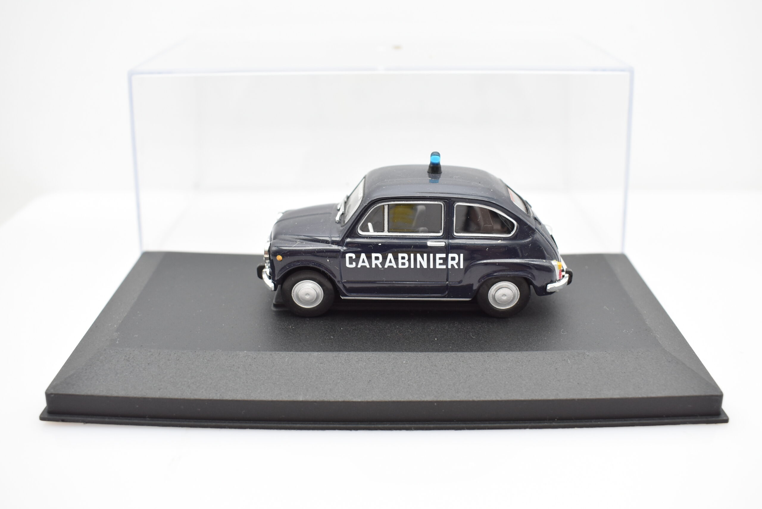 Modellini auto CARABINIERI scala 1:43 FIAT 600 D diecast collezione - Image 2