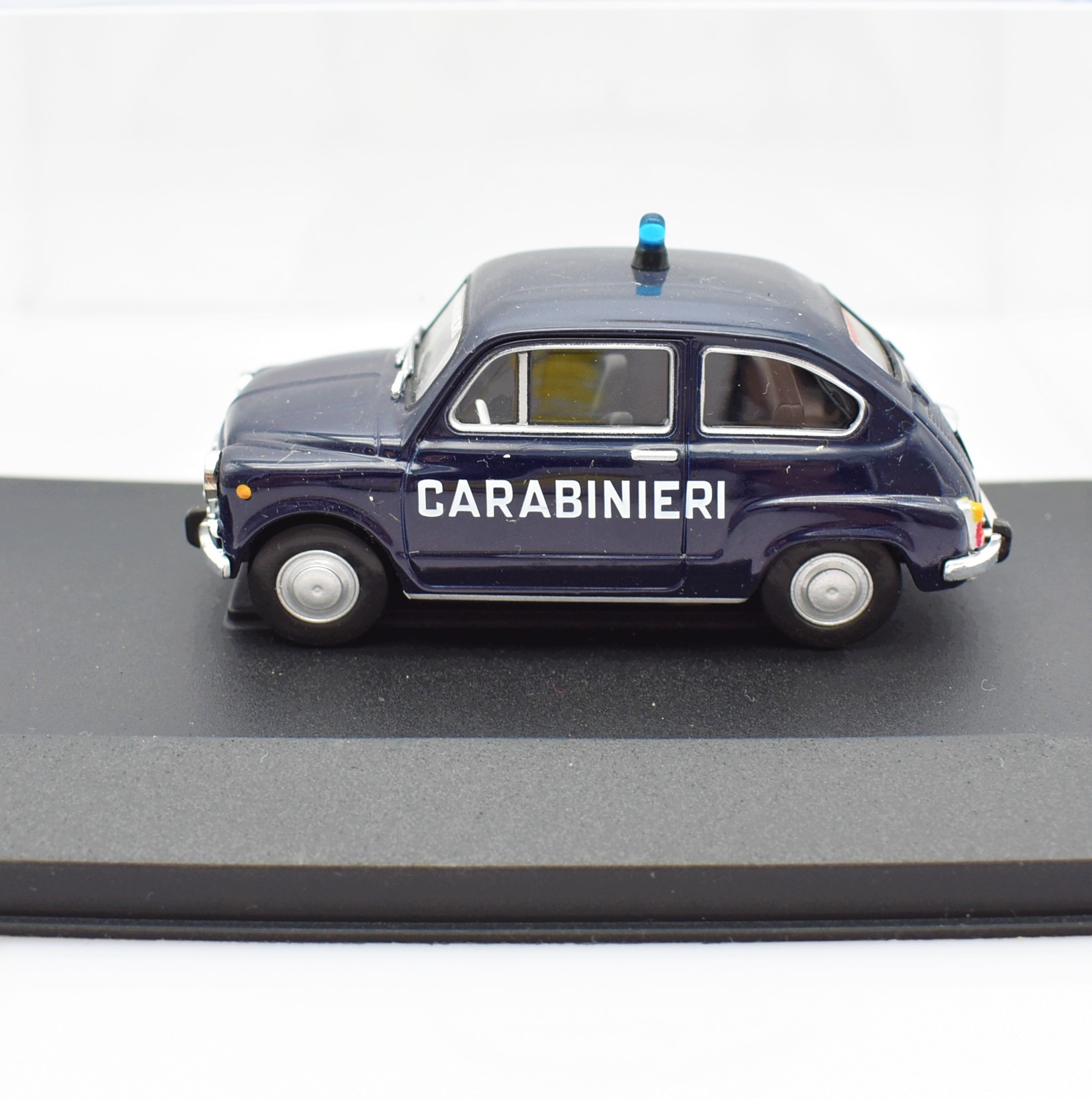 Modellini auto CARABINIERI scala 1:43 FIAT 600 D diecast collezione