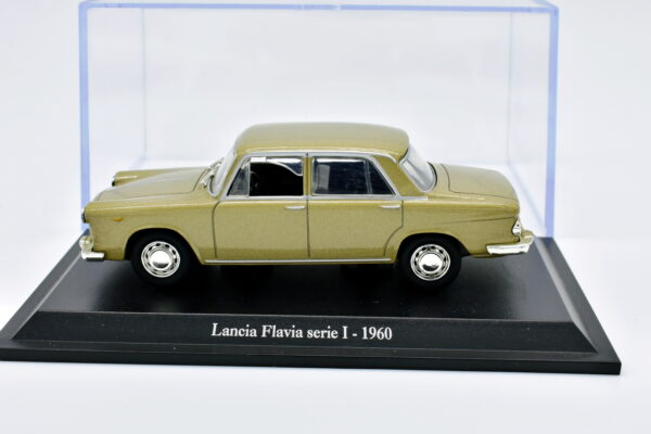 Modellino auto scala 1:43 LANCIA FLAVIA serie 1 diecast modellismo statico da collezione - Image 3