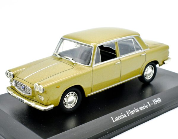 Modellino auto scala 1:43 LANCIA FLAVIA serie 1 diecast modellismo statico da collezione