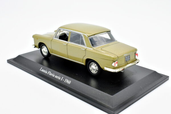 Modellino auto scala 1:43 LANCIA FLAVIA serie 1 diecast modellismo statico da collezione - Image 5