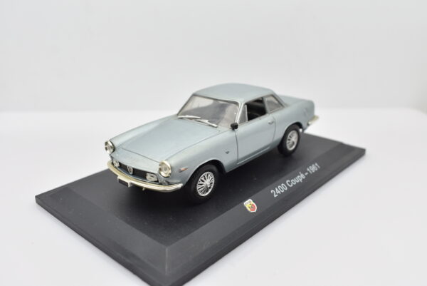 Modellino auto ABARTH 2400 COUPE scala 1:43 diecast modellismo collezione ixo - Image 5
