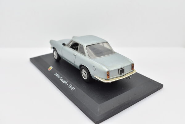 Modellino auto ABARTH 2400 COUPE scala 1:43 diecast modellismo collezione ixo - Image 6