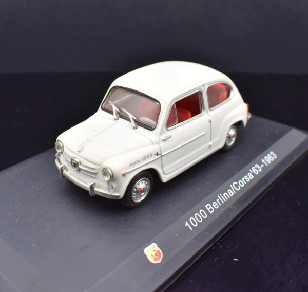 Modellino auto FIAT ABARTH 1000 BERLINA 1:43 diecast modellismo collezione ixo