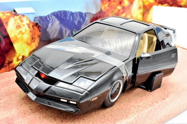 SUPERCAR PONTIAC KITT modellino auto scala 1:24 CAR K.I.T.T. film movie - Image 3