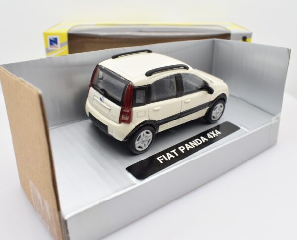 Modellino auto Fiat Panda 4x4 scala 1:43 diecast da collezione - Image 4
