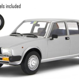 Modellino auto scala 1:18 Laudo Racing  ALFA ROMEO ALFETTA 2.0 L 1978 SILVER modellismo statico collezione