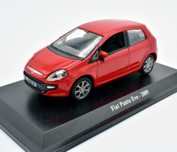 modellino auto scala 1:43 FIAT PUNTO EVO diecast collezione da edicola