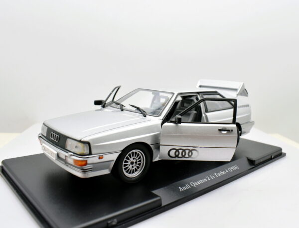 Modellino auto scala 1:24 AUDI QUATTRO 2.LI TURBO 4 modellismo da collezione diecast