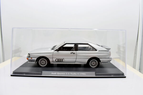 Modellino auto scala 1:24 AUDI QUATTRO 2.LI TURBO 4 modellismo da collezione diecast - Image 3