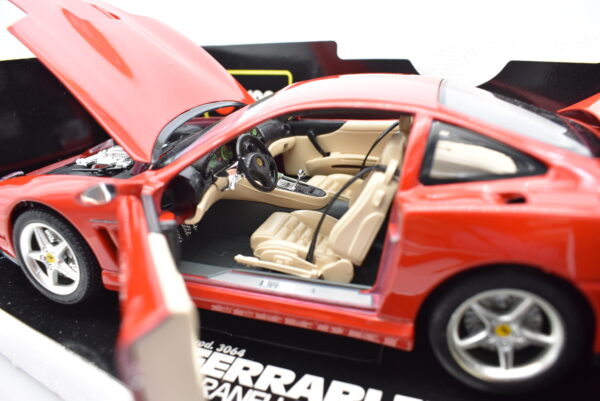 Modellino auto FERRARI 550 MARANELLO scala 1:18 Burago diecast modellismo da collezione - Image 4