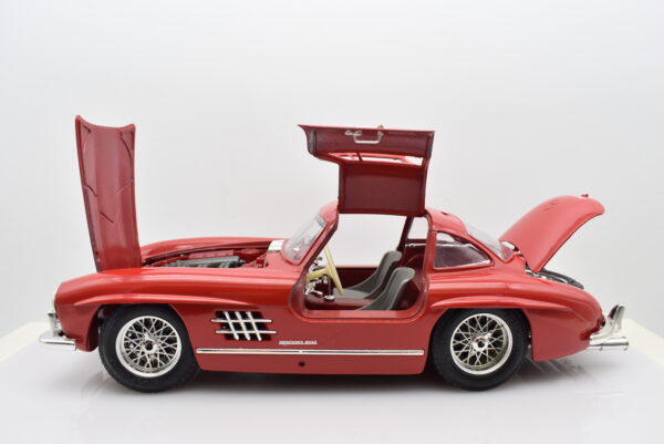 Modellino auto scala 1:18 MERCEDES BENZ 300 SL modellismo da collezione - Image 7