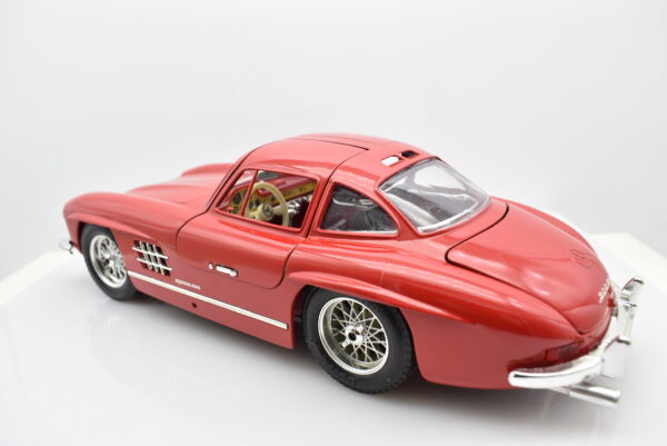 Modellino auto scala 1:18 MERCEDES BENZ 300 SL modellismo da collezione - Image 6