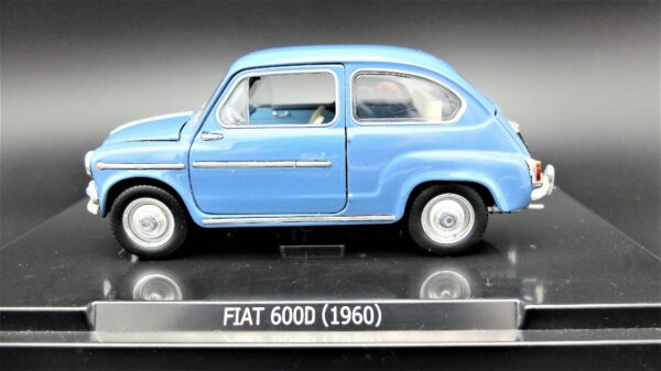 Modellino auto FIAT 600 D scala 1/24 diecast modellismo collezione epoca - Image 2