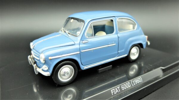 Modellino auto FIAT 600 D scala 1/24 diecast modellismo collezione epoca - Image 3
