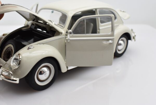 Modellino auto VW Maggiolino beetle kafer 1200 scala 1:24 diecast modellismo collezione statico epoca