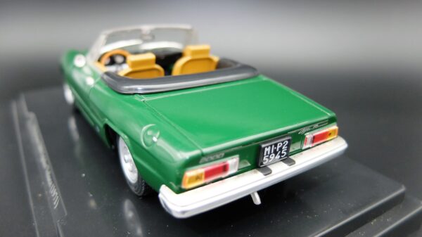 Modellino auto ALFA ROMEO 2000 spider veloce scala 1:24 diecast modellismo da collezione - Image 3