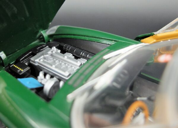 Modellino auto ALFA ROMEO 2000 spider veloce scala 1:24 diecast modellismo da collezione - Image 6