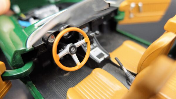 Modellino auto ALFA ROMEO 2000 spider veloce scala 1:24 diecast modellismo da collezione - Image 7