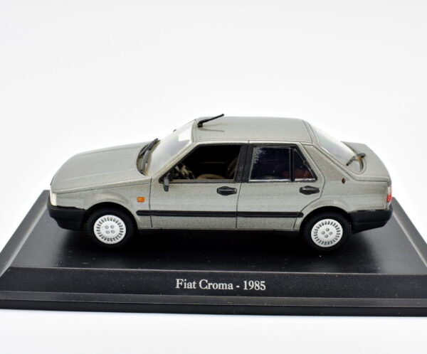 Modellino auto FIAT CROMA scala 1:43 modellismo statico collezione norev diecast