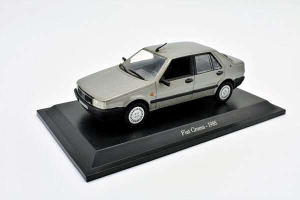 Modellino auto FIAT CROMA scala 1:43 modellismo statico collezione norev diecast - Image 4