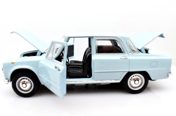 Modellino auto scala 1:24 Alfa Romeo Giulia 1600 Super modellismo statico da collezione - Image 2