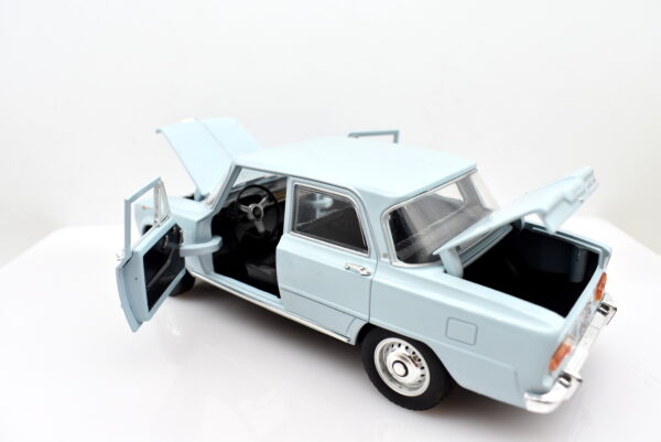 Modellino auto scala 1:24 Alfa Romeo Giulia 1600 Super modellismo statico da collezione - Image 4