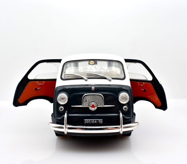 Modellino auto FIAT 600 MULTIPLA scala 1:24 diecast modellismo collezione statico epoca - Image 2
