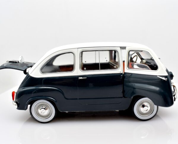 Modellino auto FIAT 600 MULTIPLA scala 1:24 diecast modellismo collezione statico epoca - Image 4