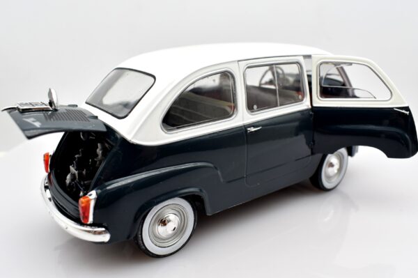 Modellino auto FIAT 600 MULTIPLA scala 1:24 diecast modellismo collezione statico epoca - Image 5