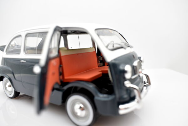Modellino auto FIAT 600 MULTIPLA scala 1:24 diecast modellismo collezione statico epoca - Image 8