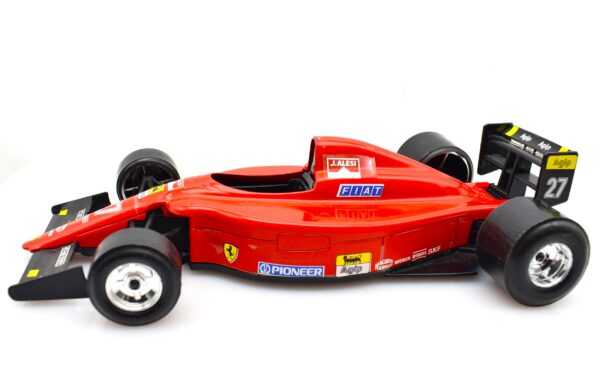 Modellini auto FERRARI 641/2 scala 1:24 Formula 1 diecast da collezione Burago