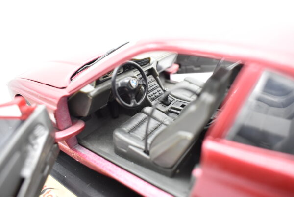 Modellino auto scala 1:18 BMW 850i Maisto diecast modellismo collezione - Image 3