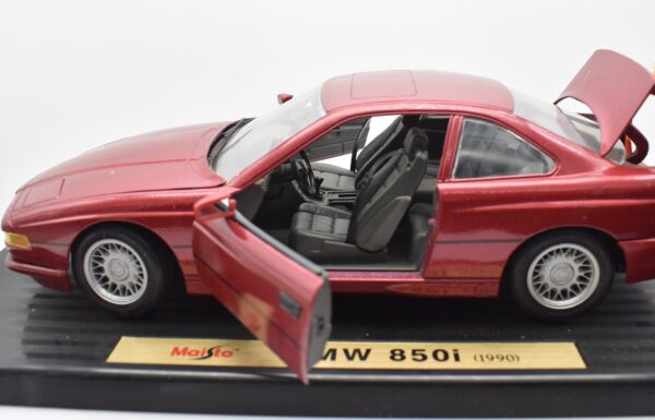 Modellino auto scala 1:18 BMW 850i Maisto diecast modellismo collezione - Image 6