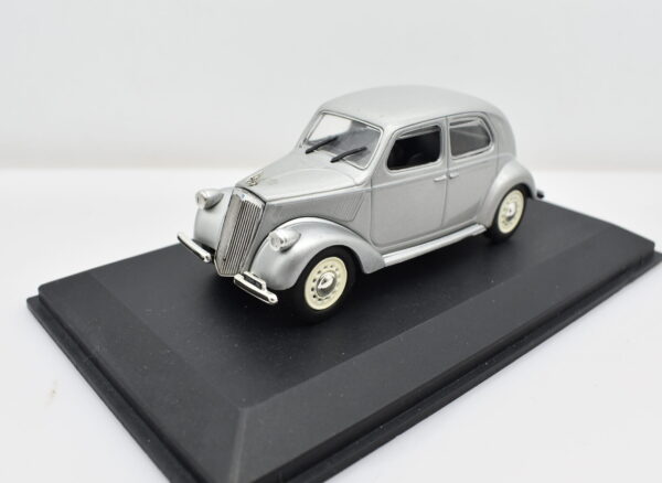 Modellino auto scala 1:43 Lancia ARDEA IV Serie diecast modellismo statico da collezione