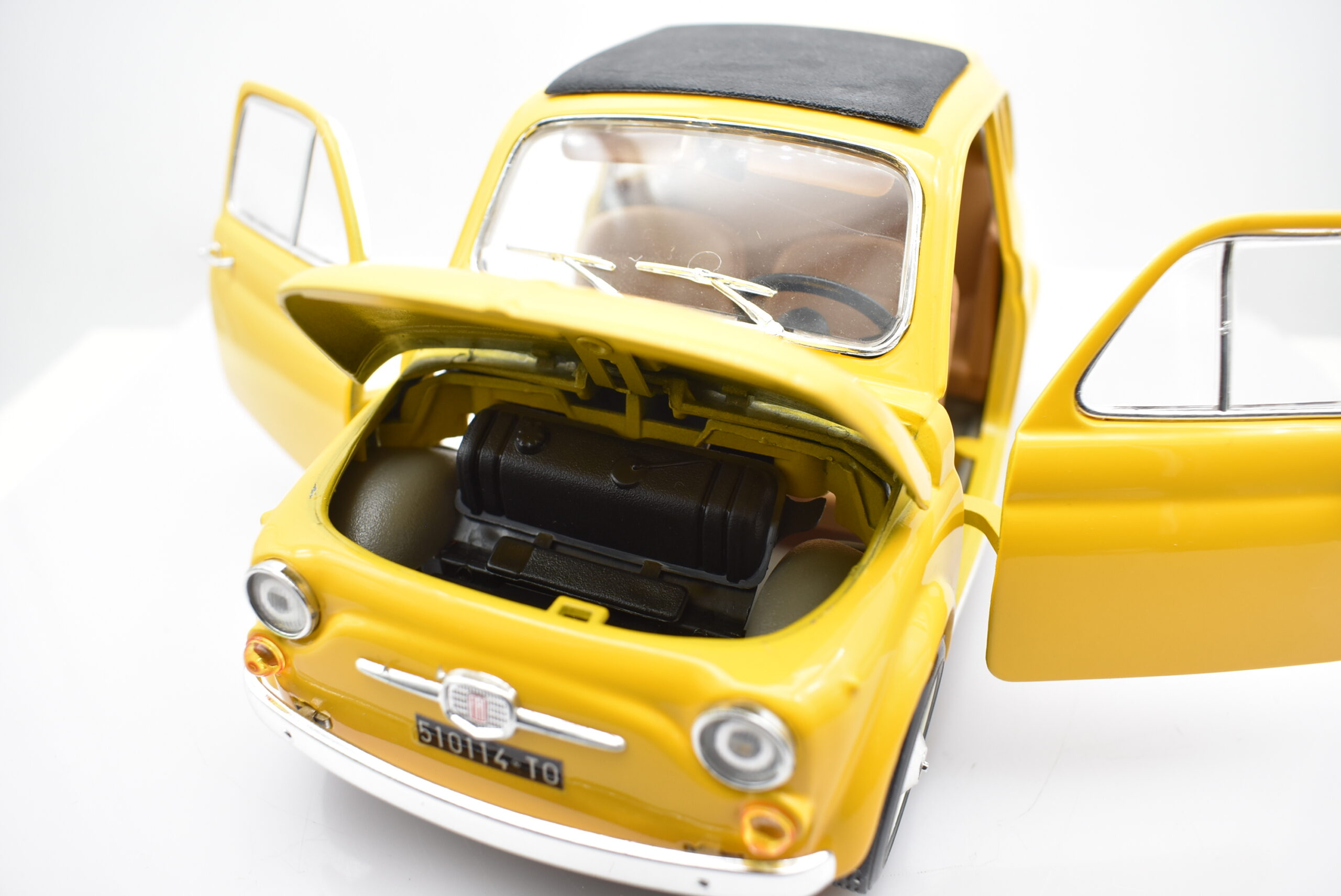 Modellino auto scala 1:16 Fiat 500 Burago diecast modellismo da collezione - Image 7