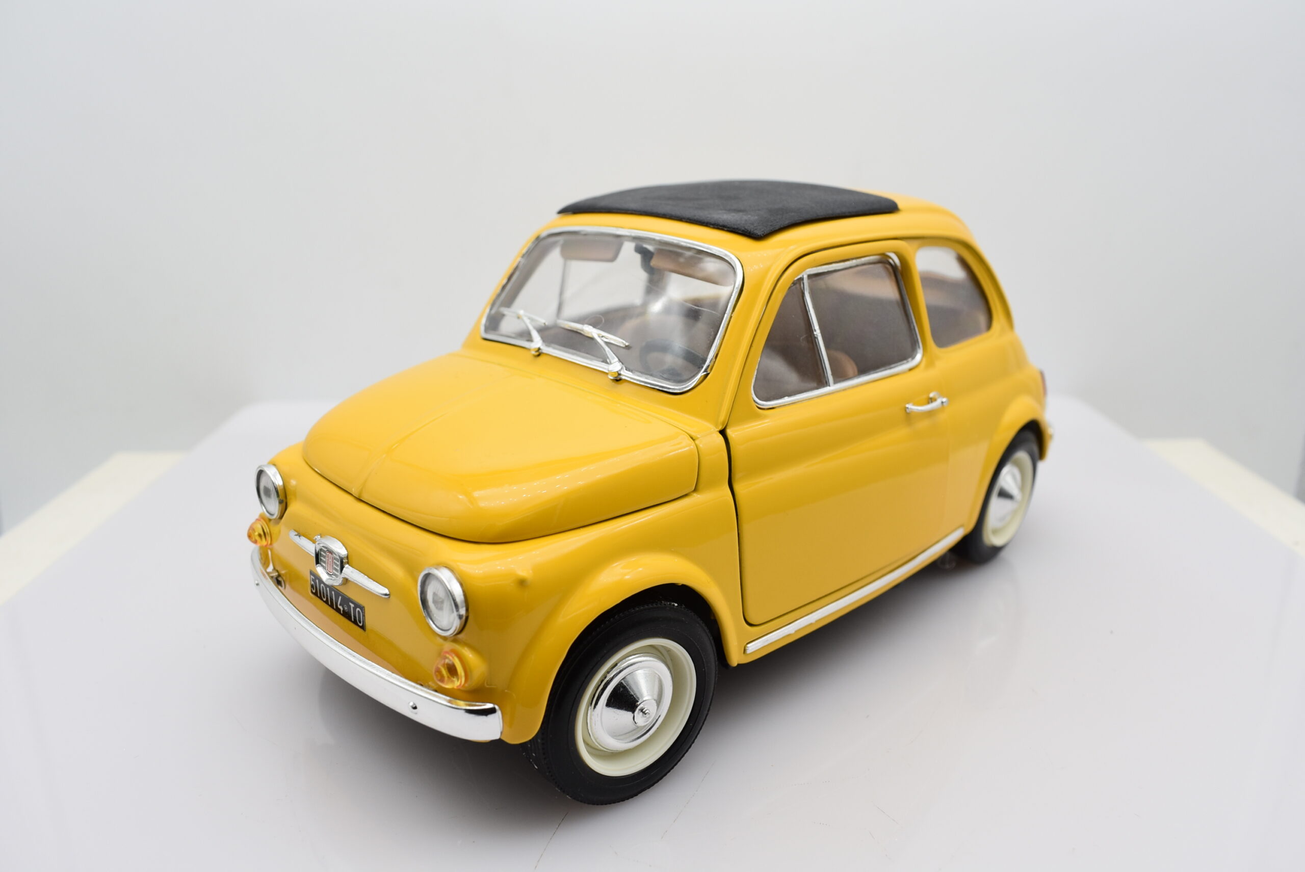 Modellino auto scala 1:16 Fiat 500 Burago diecast modellismo da collezione - Image 8