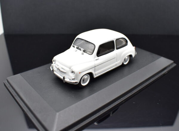 Modellini auto da collezione scala 1:43 FIAT 600 D diecast modellismo statico