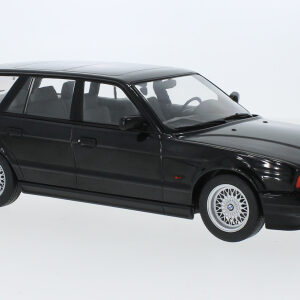 Modellino auto scala 1:18 BMW 5 E34 TOURING 1991 BLACK modellismo statico collezione