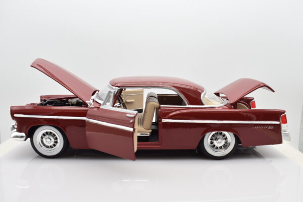 Modellino auto scala 1:18 Chrysler 300B Maisto diecast modellismo da collezione - Image 2