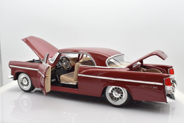 Modellino auto scala 1:18 Chrysler 300B Maisto diecast modellismo da collezione - Image 3